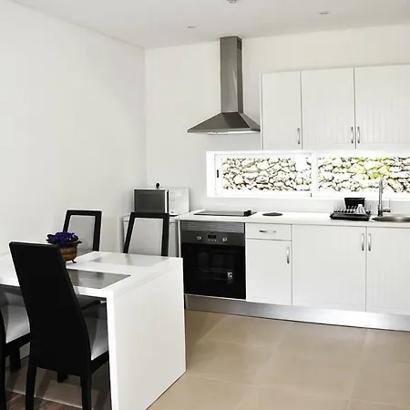 Holiday Homes Quinta De Santa Barbara Lagoa Pdl01016 Fya לגואה