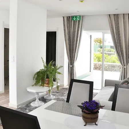 Holiday Homes Quinta De Santa Barbara Lagoa Pdl01016 Fya לגואה